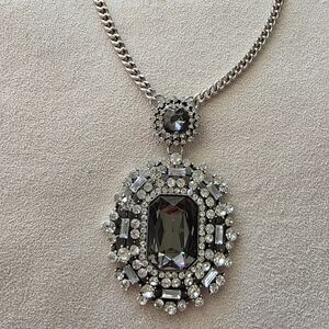 Sophisticated Black and Silver Art Deco Necklace with Intricate Metalwork